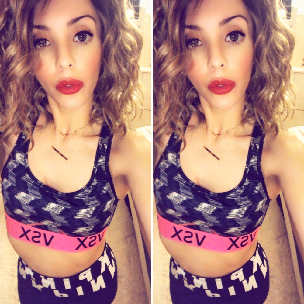 Super cute set of VS workout clothes.